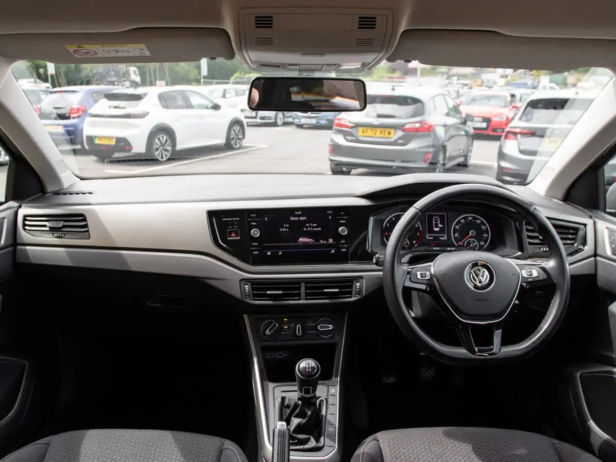 2019-volkswagen-polo-10-tsi-se-big-2