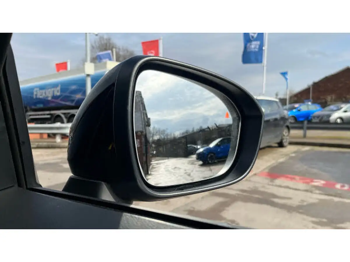 2025-nissan-juke-10-dig-t-n-sport-dct-big-23