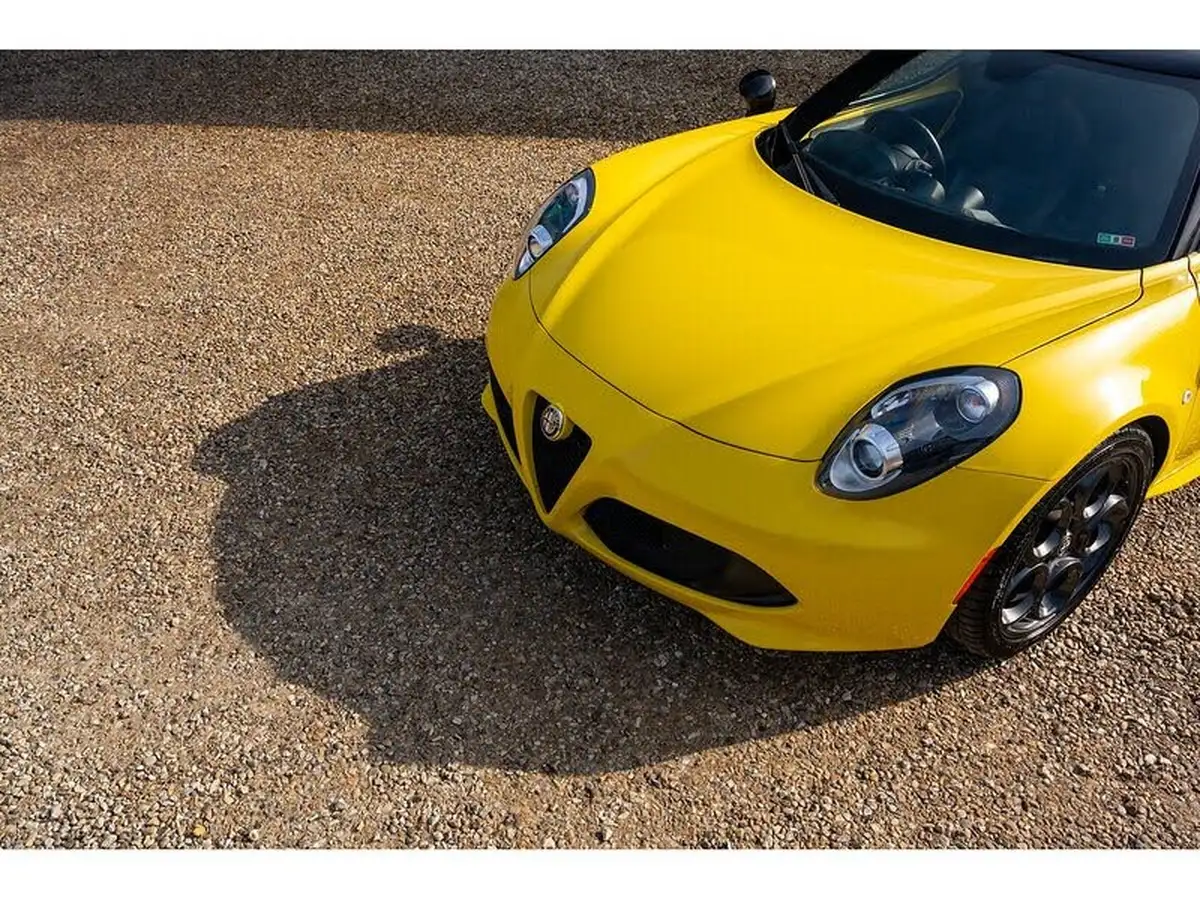 2015-alfa-romeo-4c-18-tbi-spider-big-8