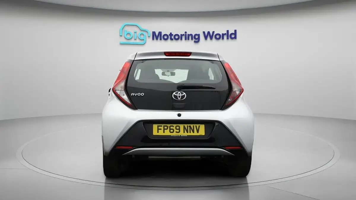 2019-toyota-aygo-10-vvt-i-x-play-big-6