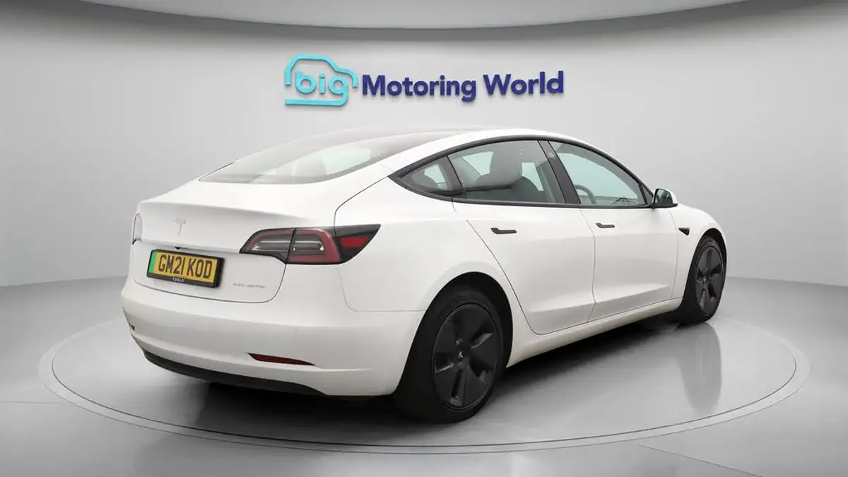 2021-tesla-model-3-e-long-range-4x4-big-7
