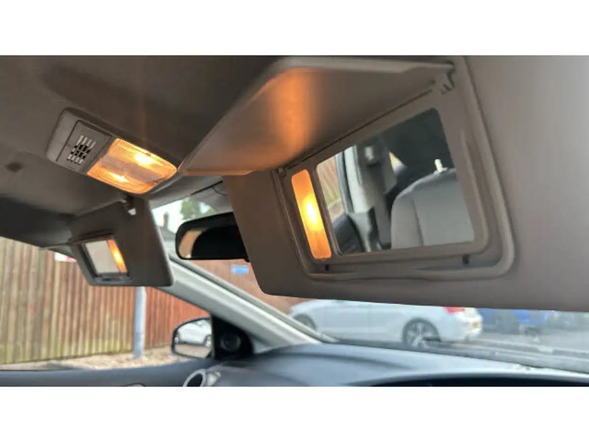 2015-honda-civic-18-se-plus-honda-connect-with-navi-hatchback-big-42