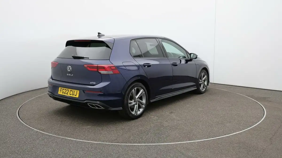 2022-volkswagen-golf-15-etsi-r-line-150ps-hatchback-big-7