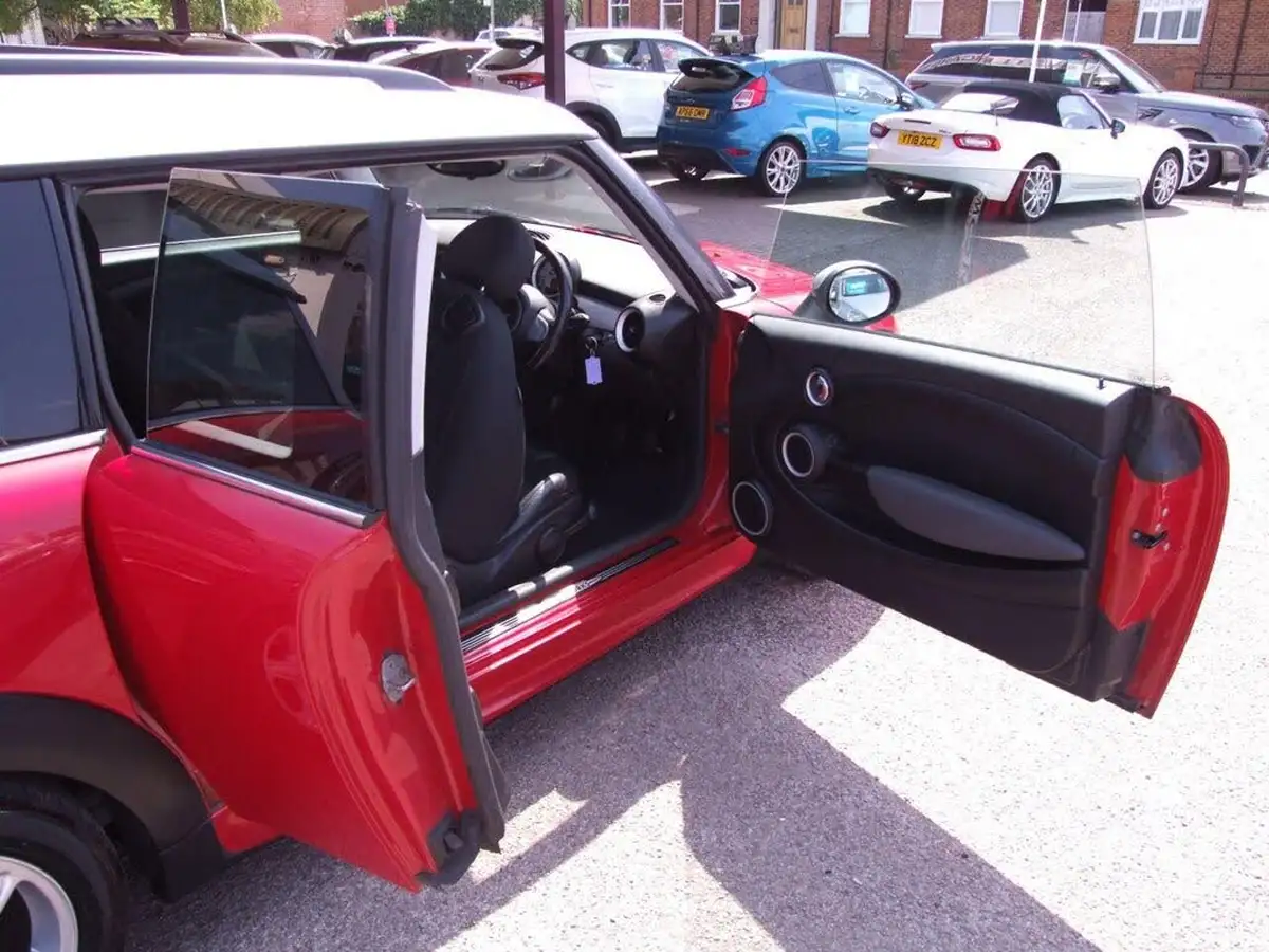 2010-mini-clubman-16-cooper-122bhp-big-23