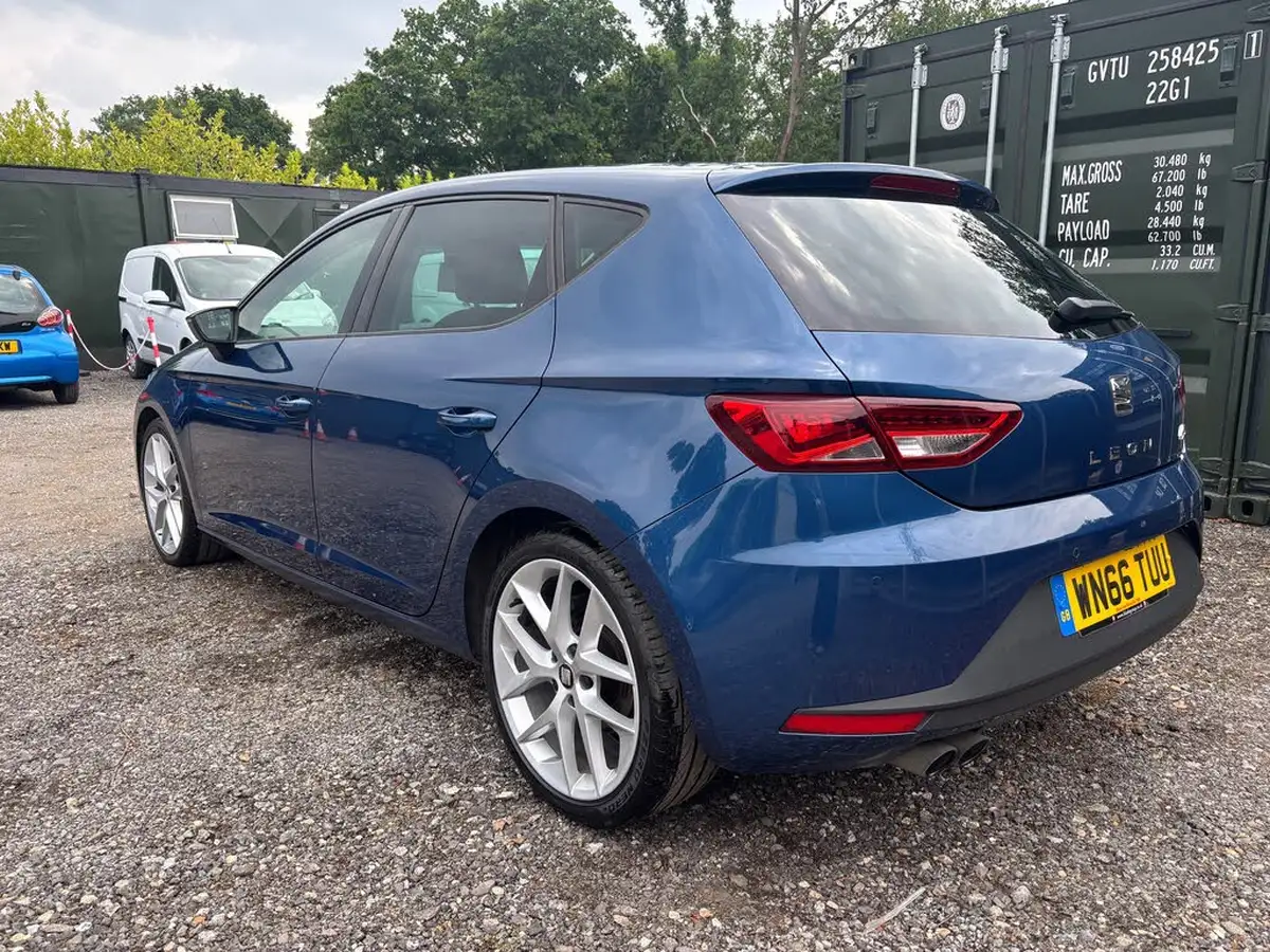 2016-seat-leon-14-fr-tech-pack-ecotsi-hatchback-5d-1395cc-big-4