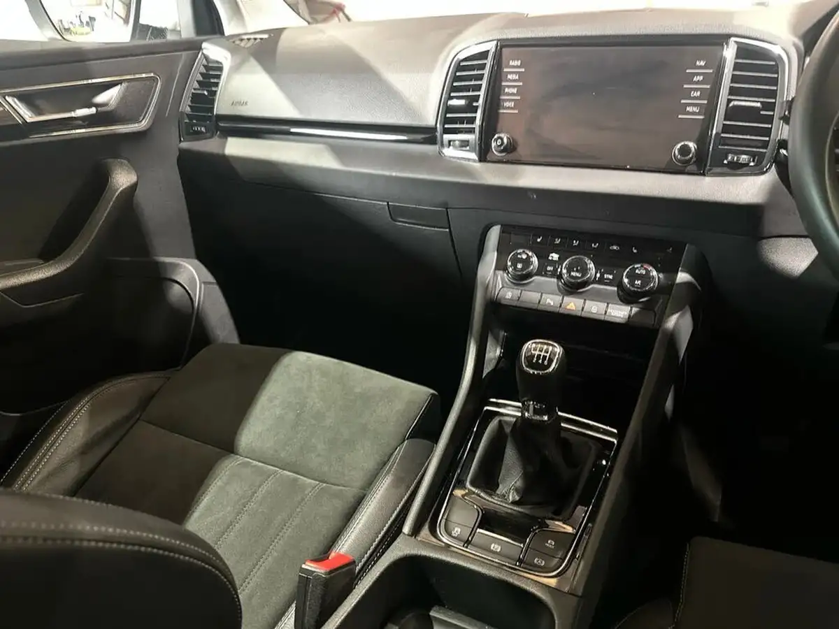 2020-skoda-karoq-15-tsi-se-l-big-16