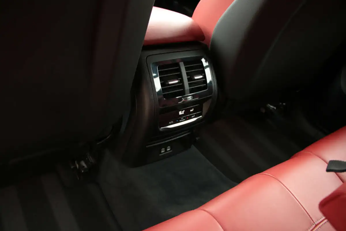 2021-bmw-x4-30-m-competition-sport-big-50