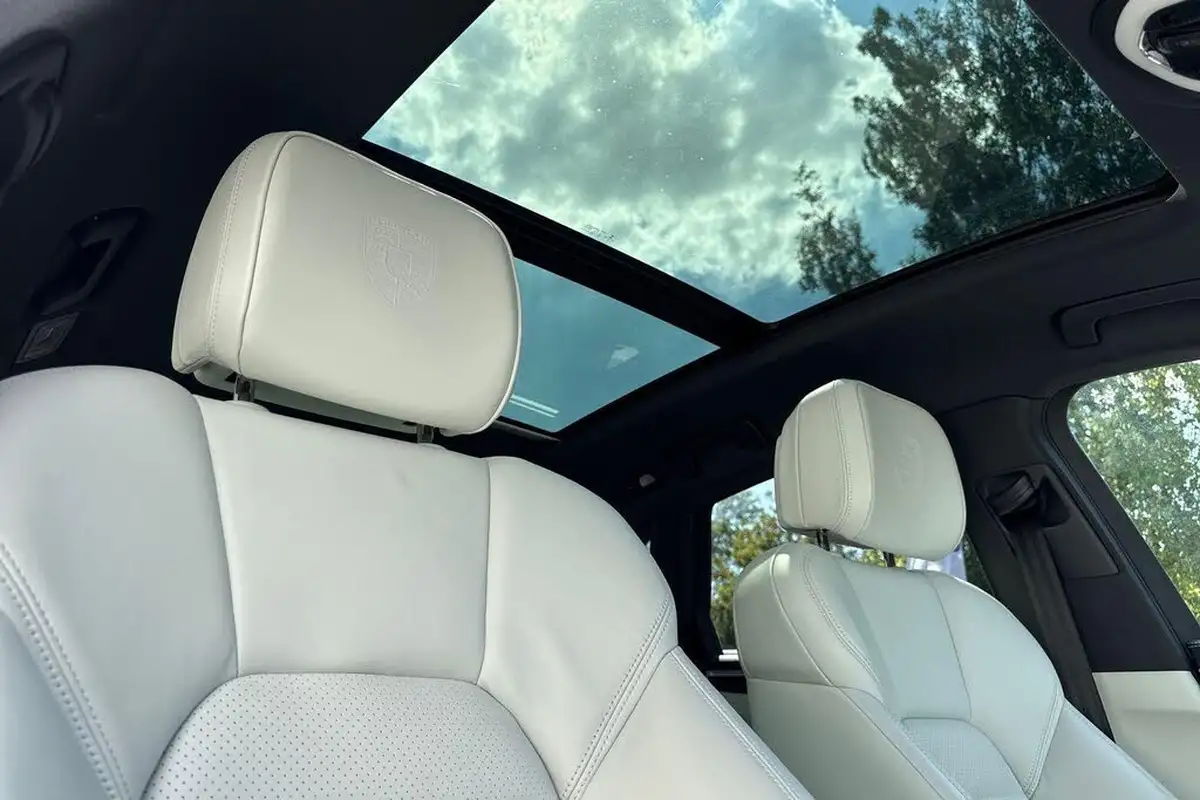 2022-porsche-macan-20-big-48