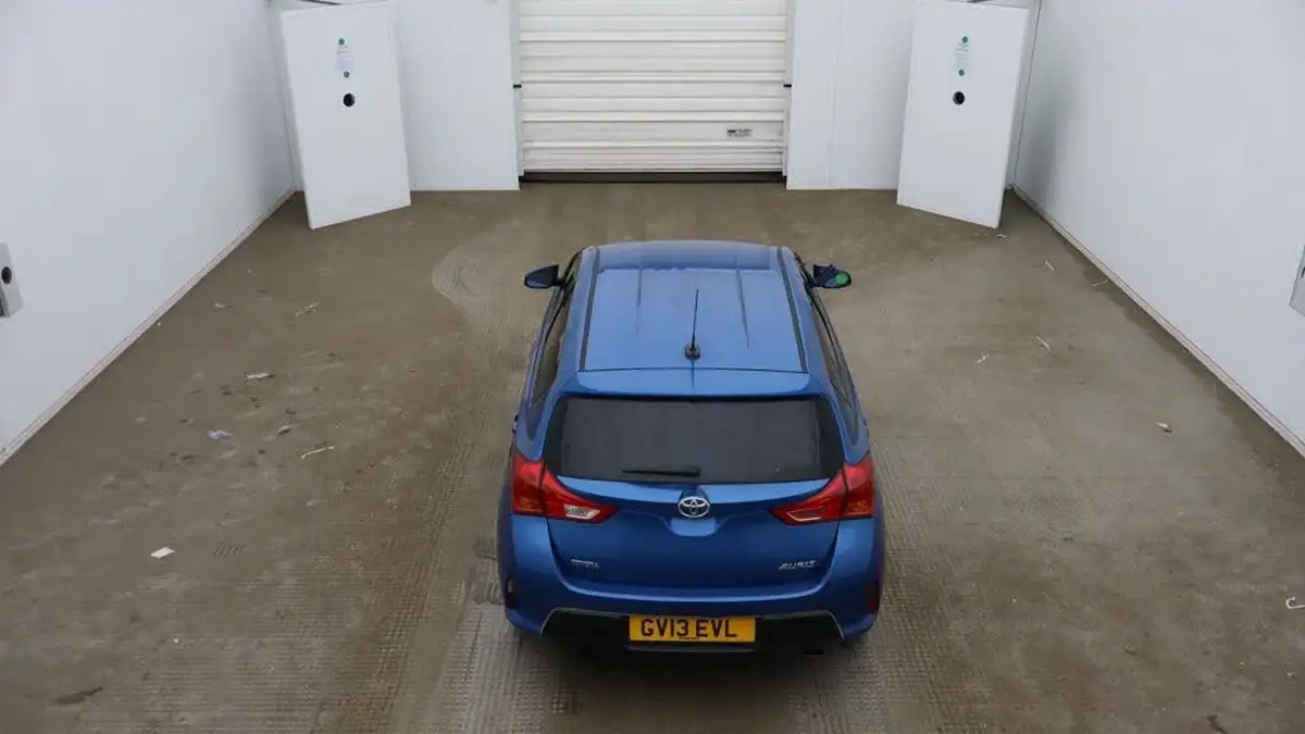 2013-toyota-auris-16-sport-hatchback-multidrive-s-big-5