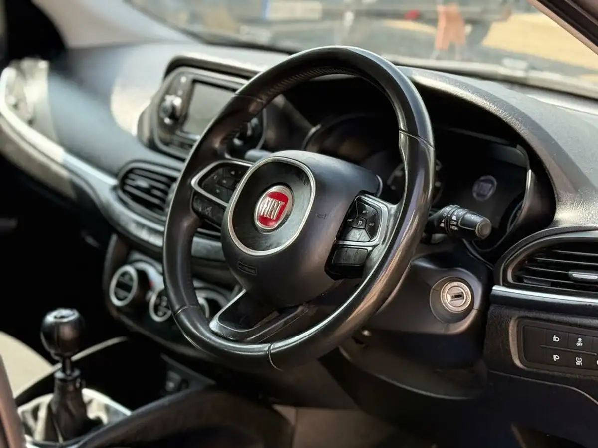 2017-fiat-tipo-14-tjet-lounge-station-wagon-big-10