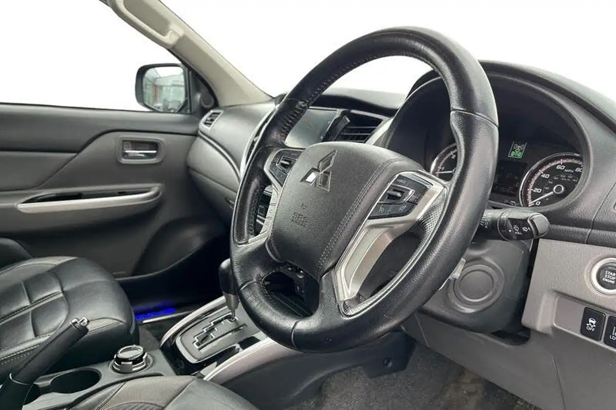 2019-mitsubishi-l200-24di-d-barbarian-eu6b-auto-big-13