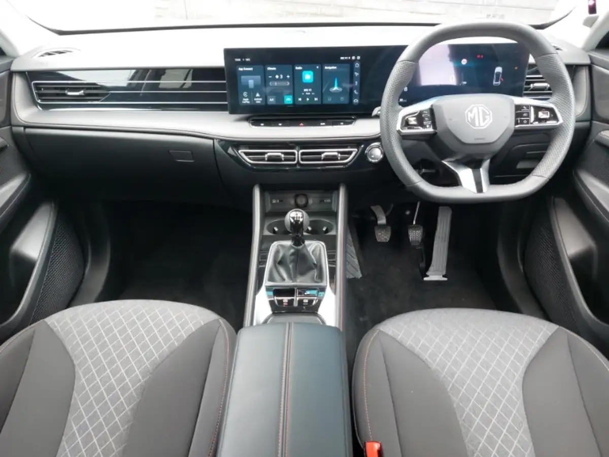 2017-hyundai-tucson-16-gdi-blue-drive-se-nav-big-2