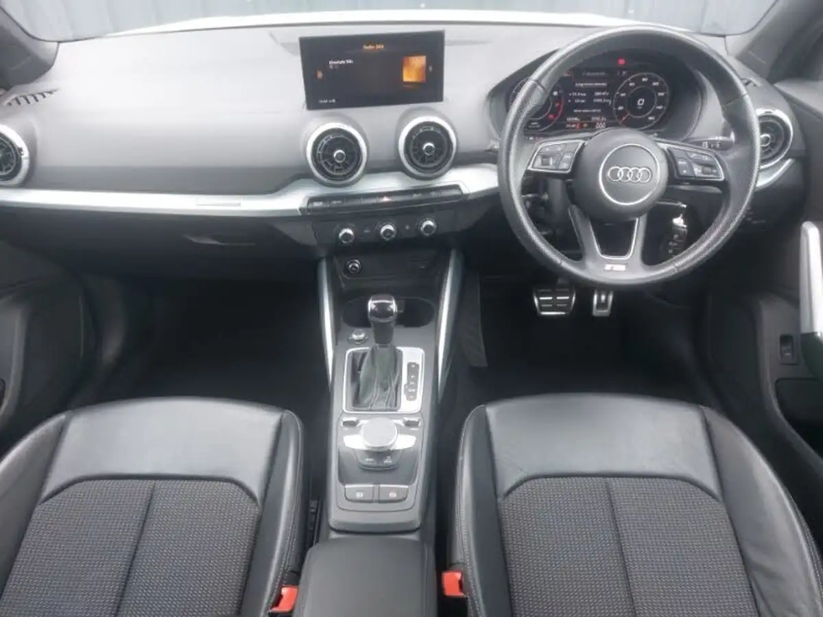 2022-audi-q2-15-35-tfsi-s-line-tronic-big-2