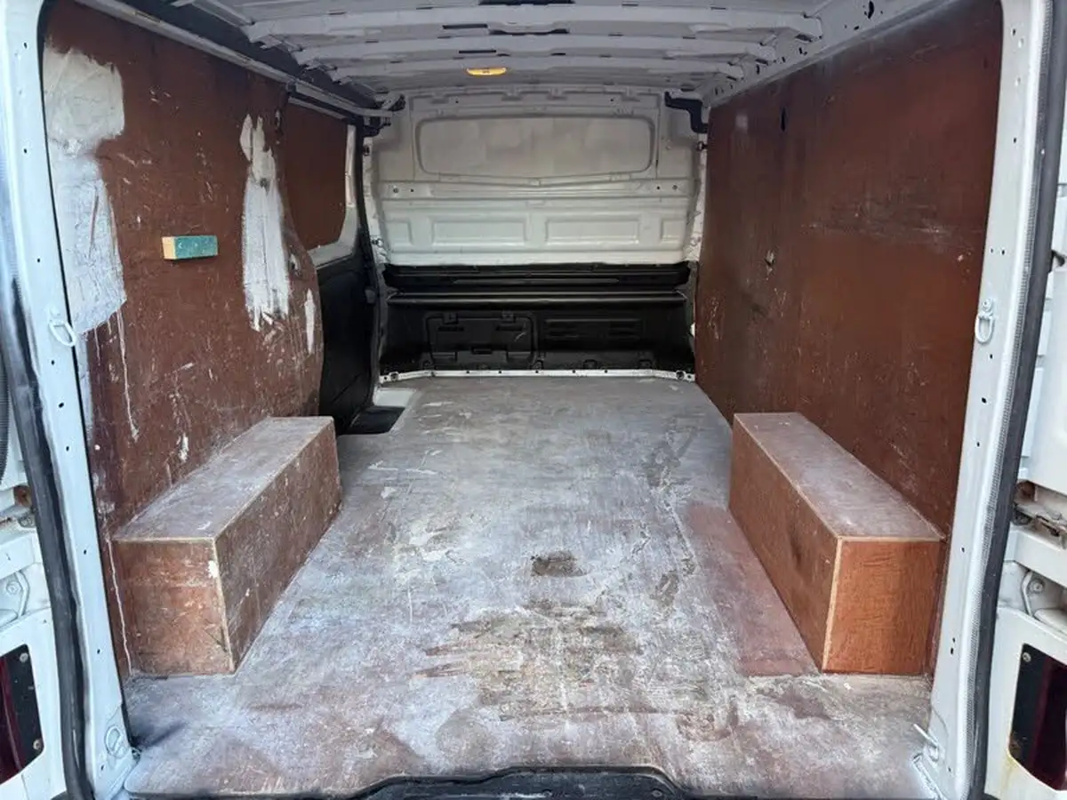 2017-renault-trafic-16dci-ll29-120-business-e6-panel-big-18