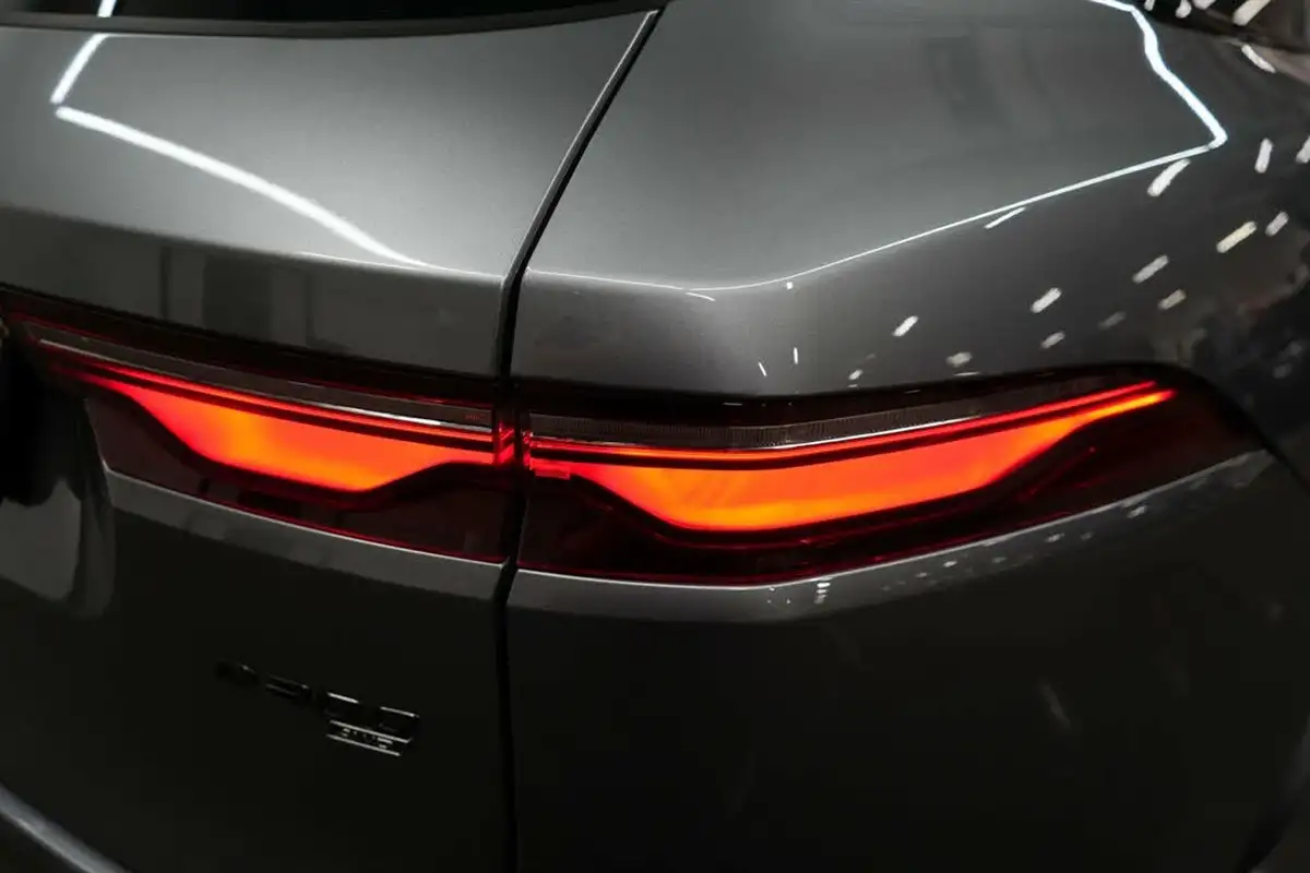 2021-jaguar-f-pace-30-d300-r-dynamic-se-mhev-big-47