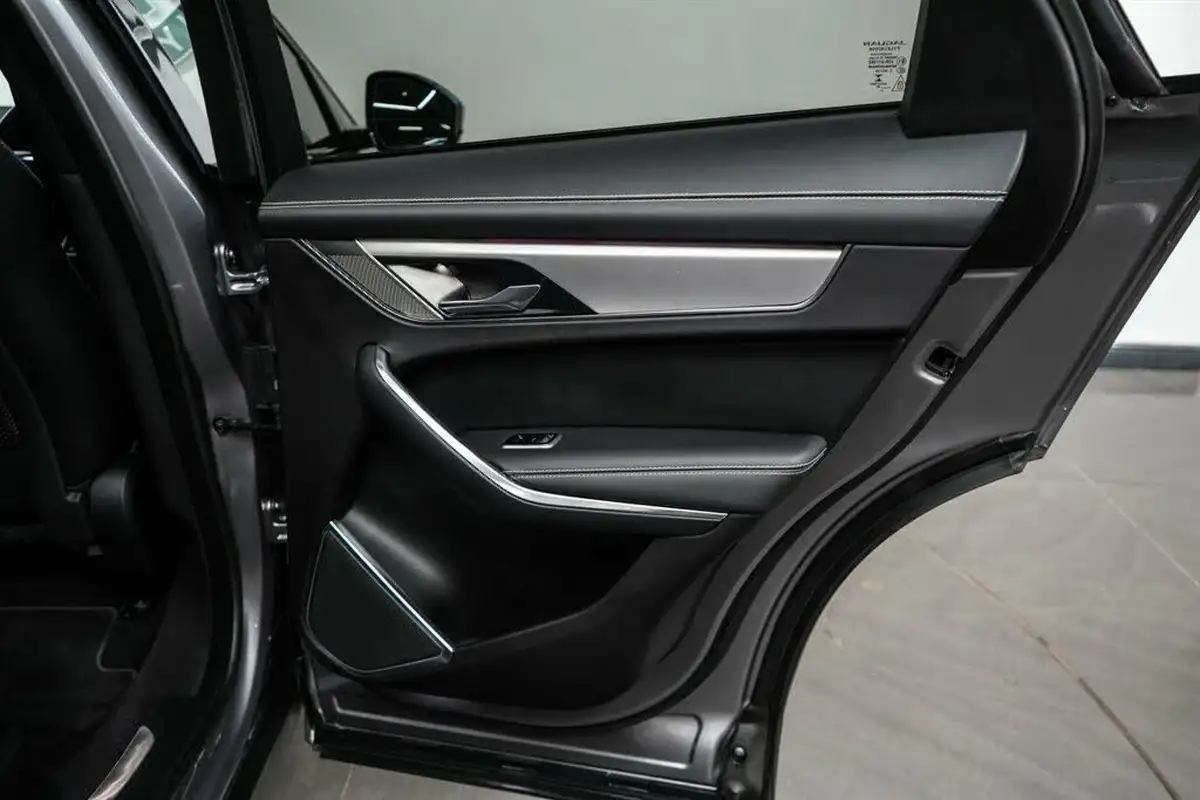 2021-jaguar-f-pace-30-d300-r-dynamic-se-mhev-big-19