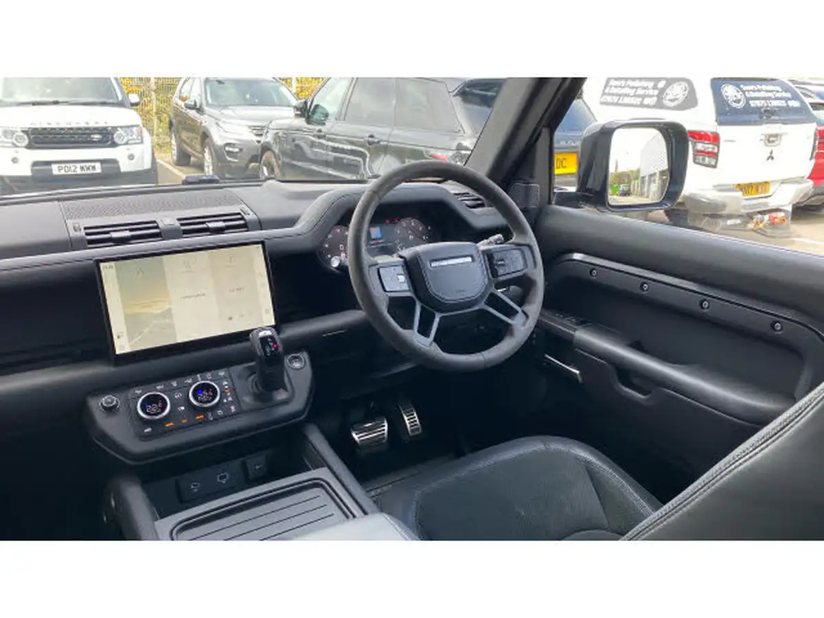 2022-land-rover-90-defender-50-p525-v8-big-49
