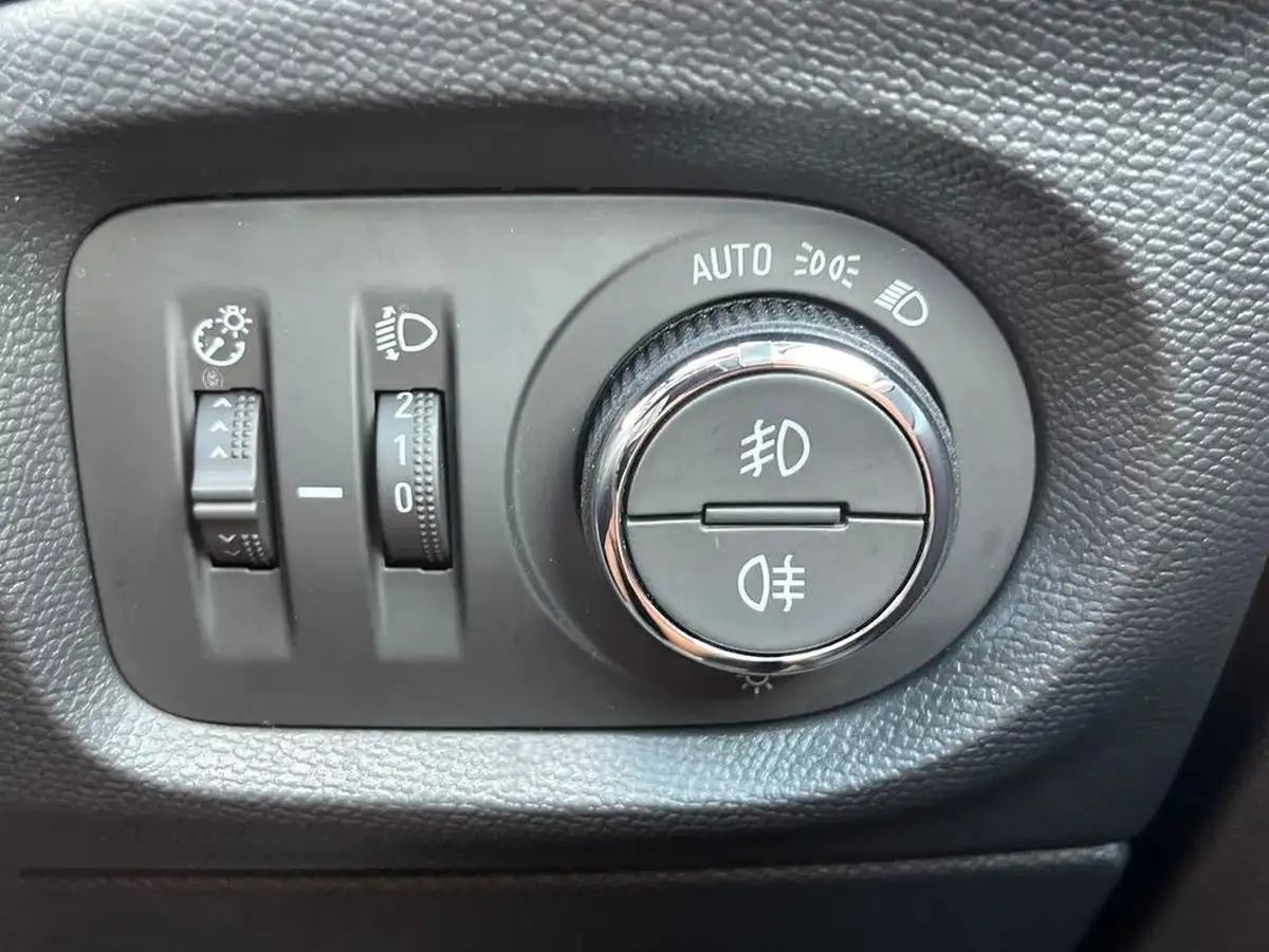 2022-vauxhall-corsa-12-turbo-sri-edition-130ps-auto-big-26