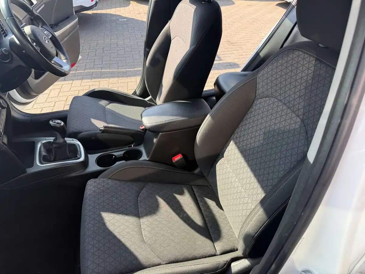2019-kia-ceed-10-t-gdi-2-eco-hatchback-big-10