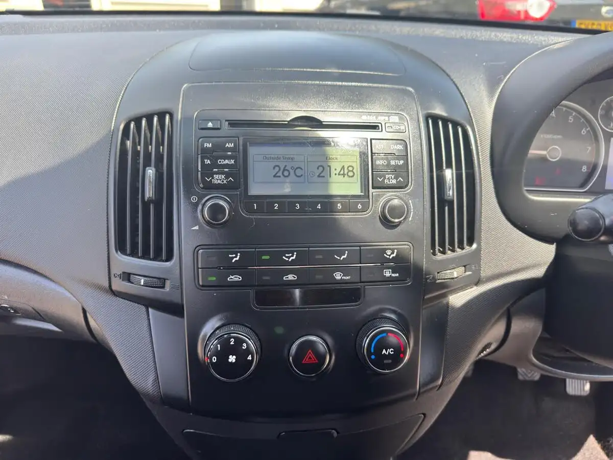 2009-hyundai-i30-14-comfort-big-10