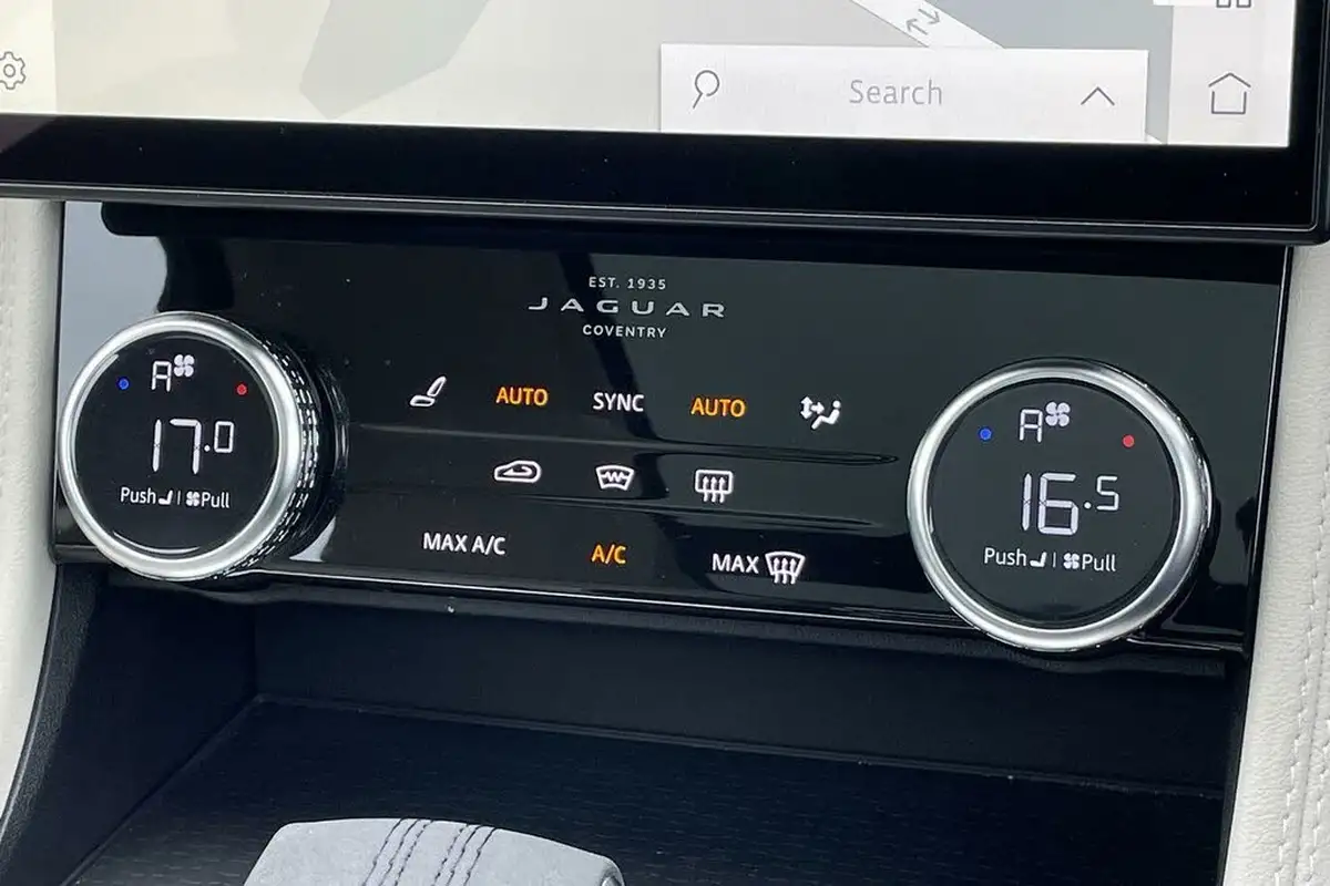 2022-jaguar-f-pace-20-d200-r-dynamic-hse-big-36