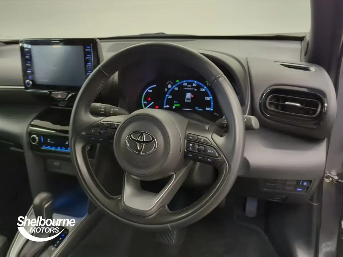2023-toyota-yaris-cross-15-vvt-i-design-big-3