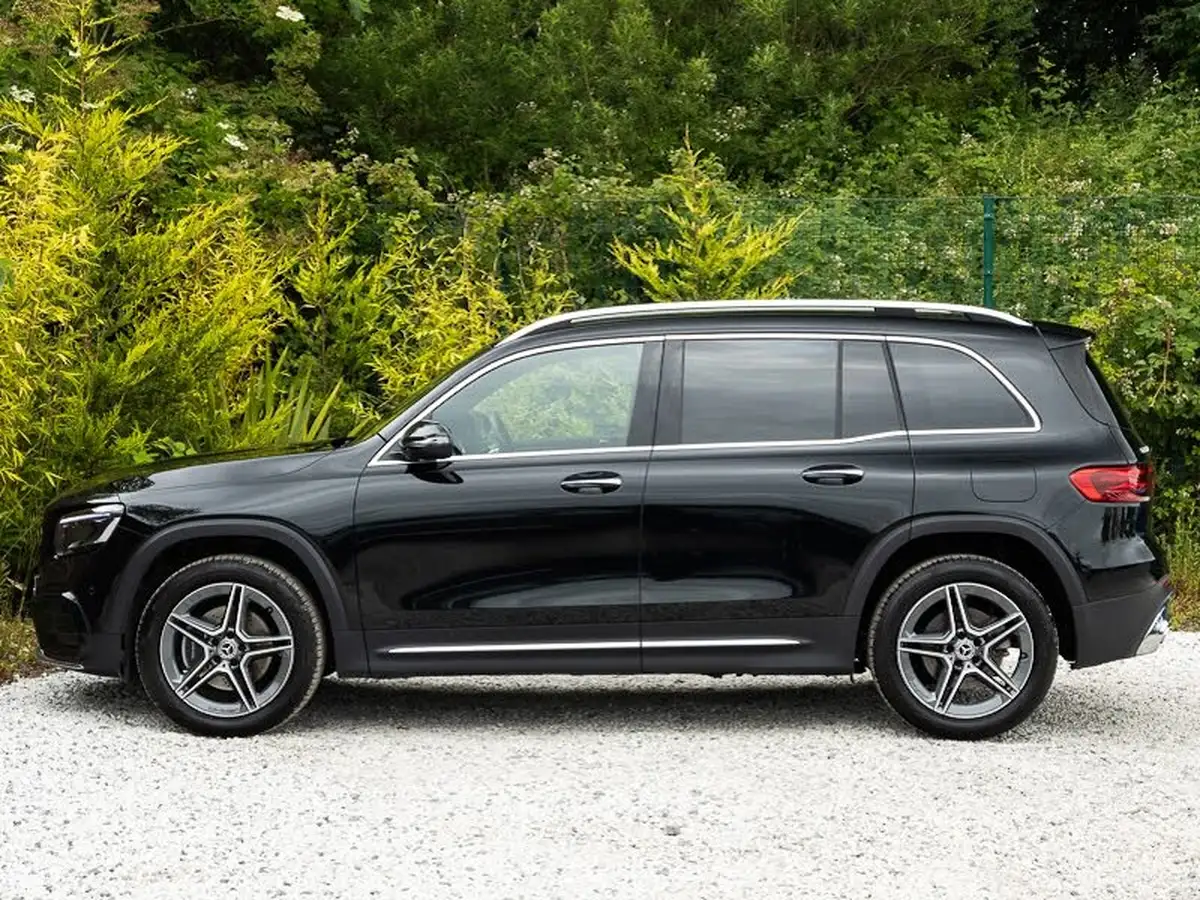 2024-mercedes-benz-glb-class-13-glb200-amg-line-executive-big-3