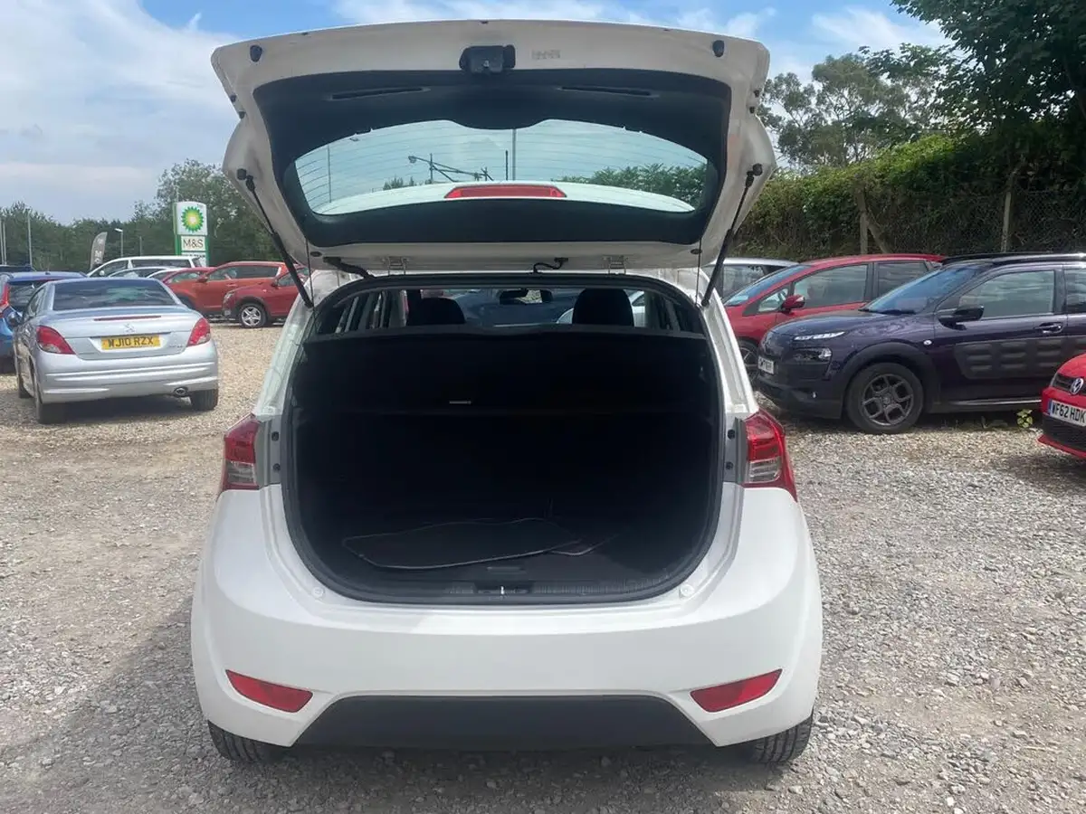 2012-hyundai-ix20-14-classic-big-1