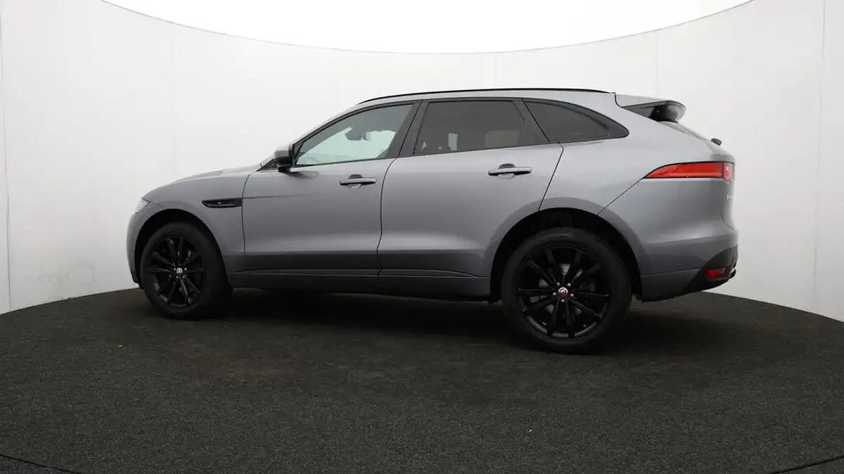 2020-jaguar-f-pace-20-i4d-chequered-flag-180ps-big-67