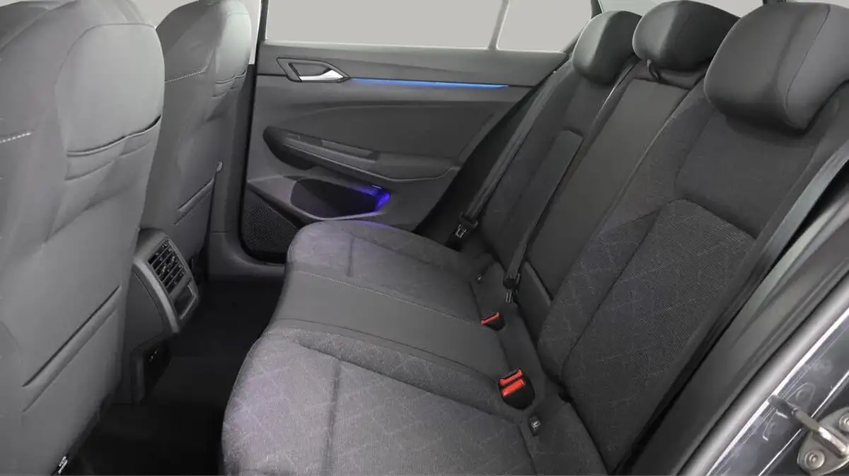 2022-volkswagen-golf-15-tsi-life-150ps-hatchback-big-16