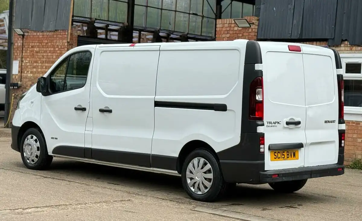 2015-renault-trafic-16dci-ll29-115-business-low-roof-van-big-6