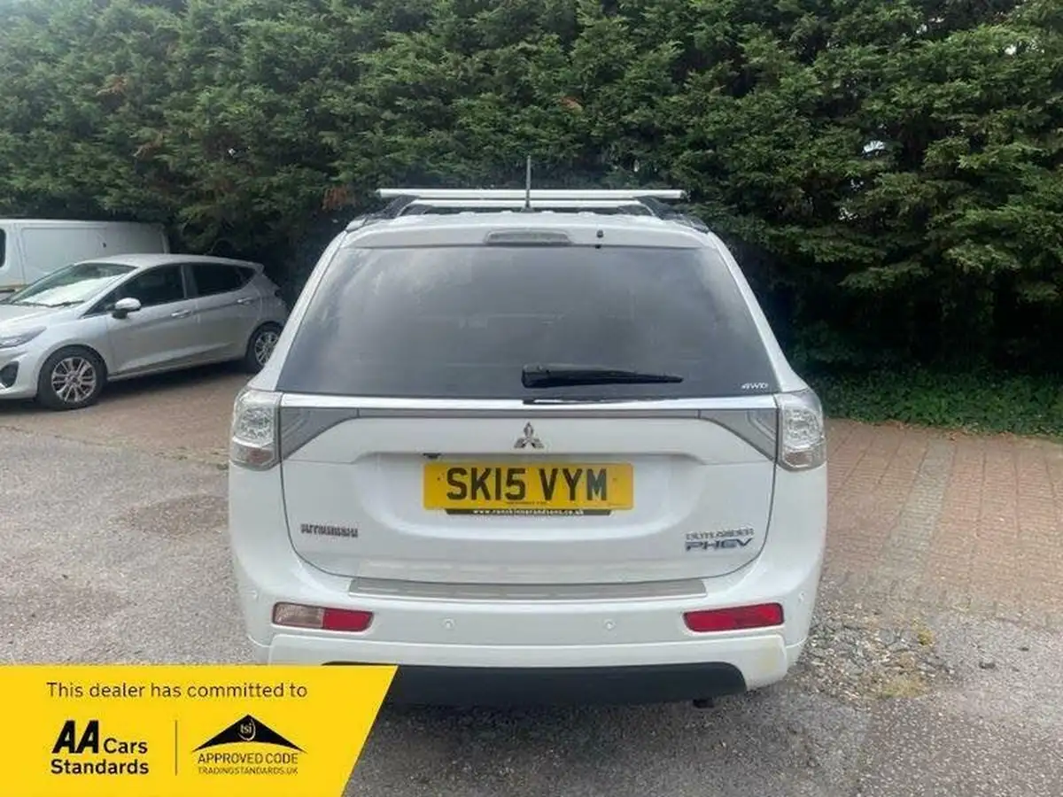 2015-mitsubishi-outlander-20-gx3h-phev-5st-big-4