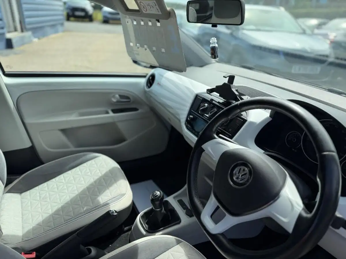 2018-volkswagen-up-10-up-beats-60ps-5d-big-28