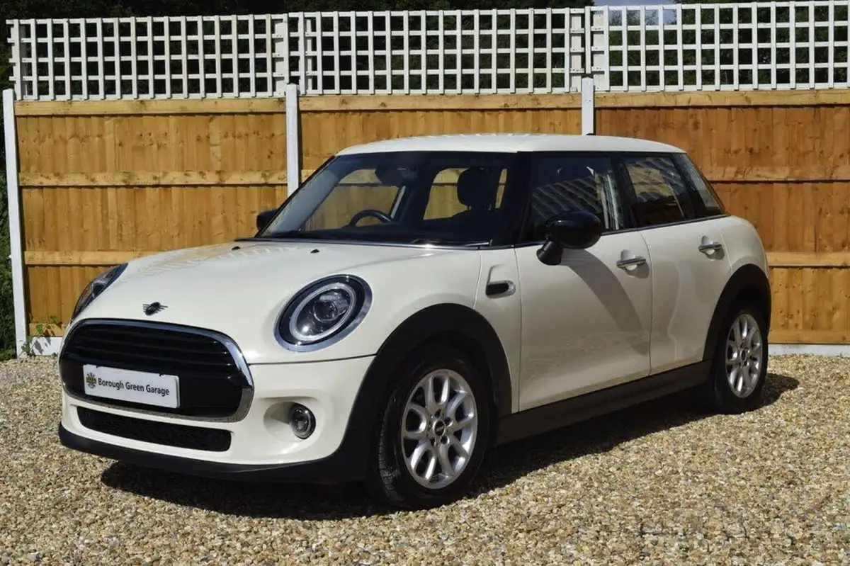 2019-mini-cooper-15-cooper-classic-hatchback-5d-big-3