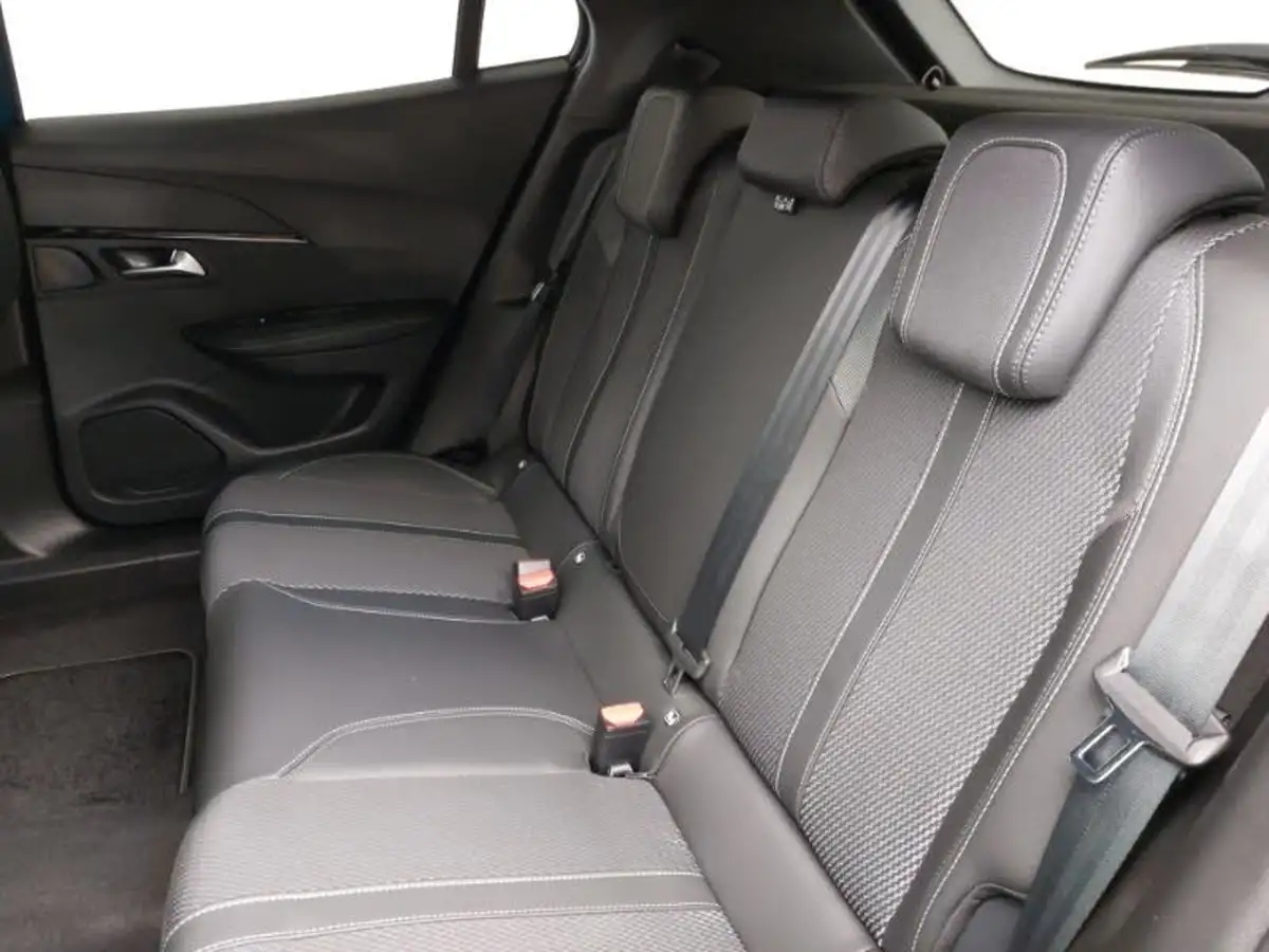 2025-peugeot-2008-suv-12-puretech-gt-136ps-hybrid-e-dsc6-big-5