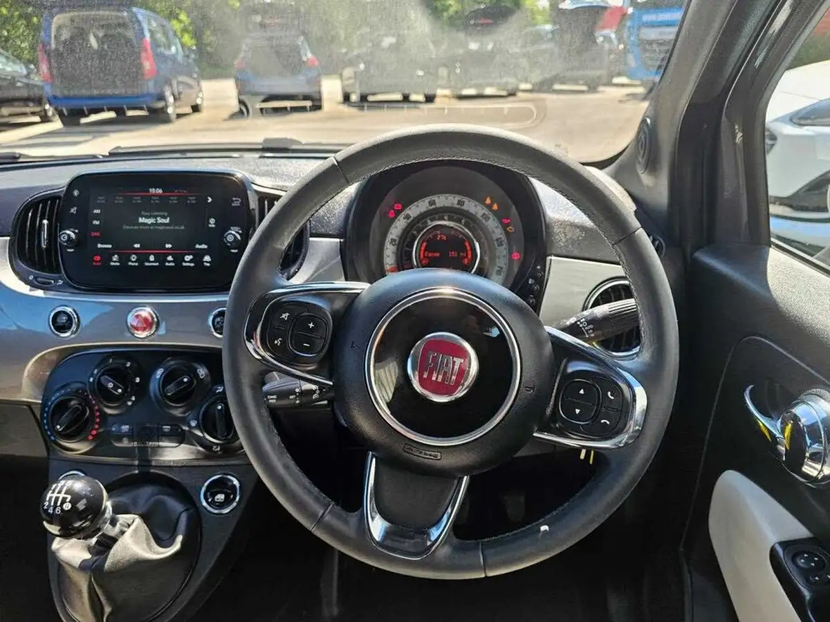 2022-fiat-500c-10-dolcevita-big-31