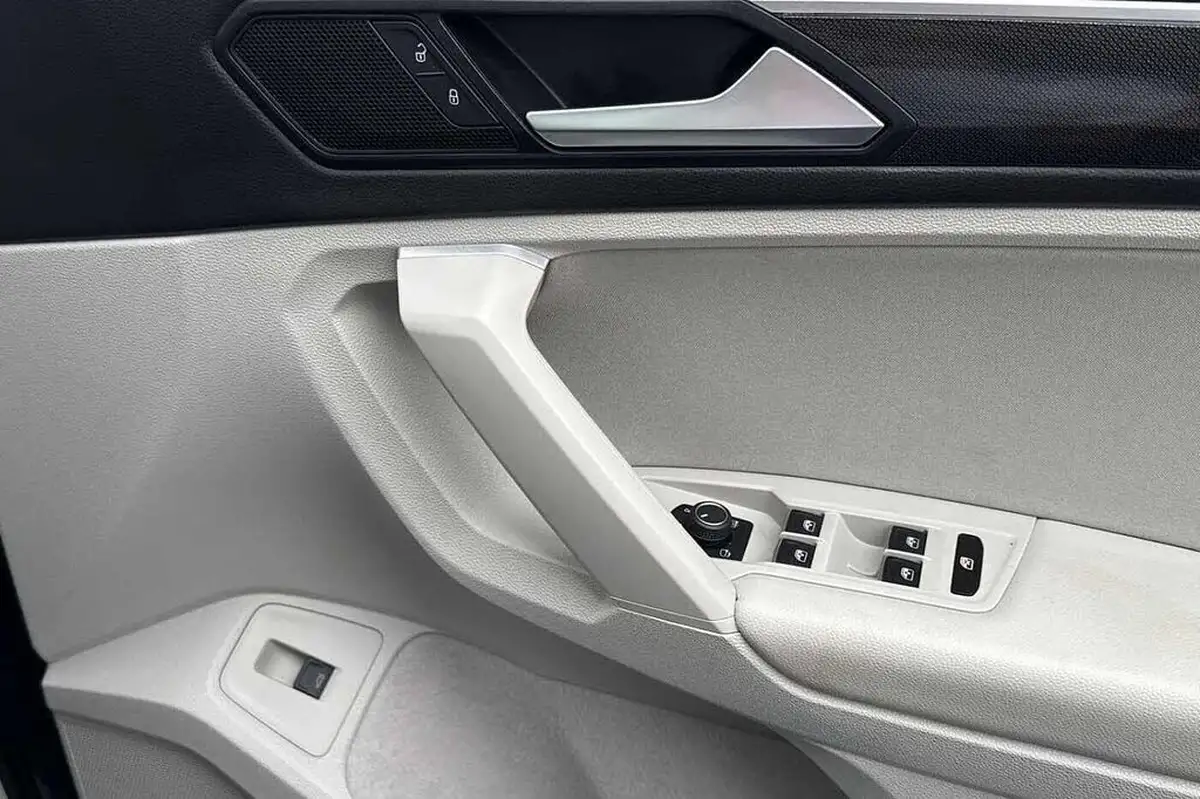 2022-volkswagen-tiguan-15-tsi-elegance-big-27