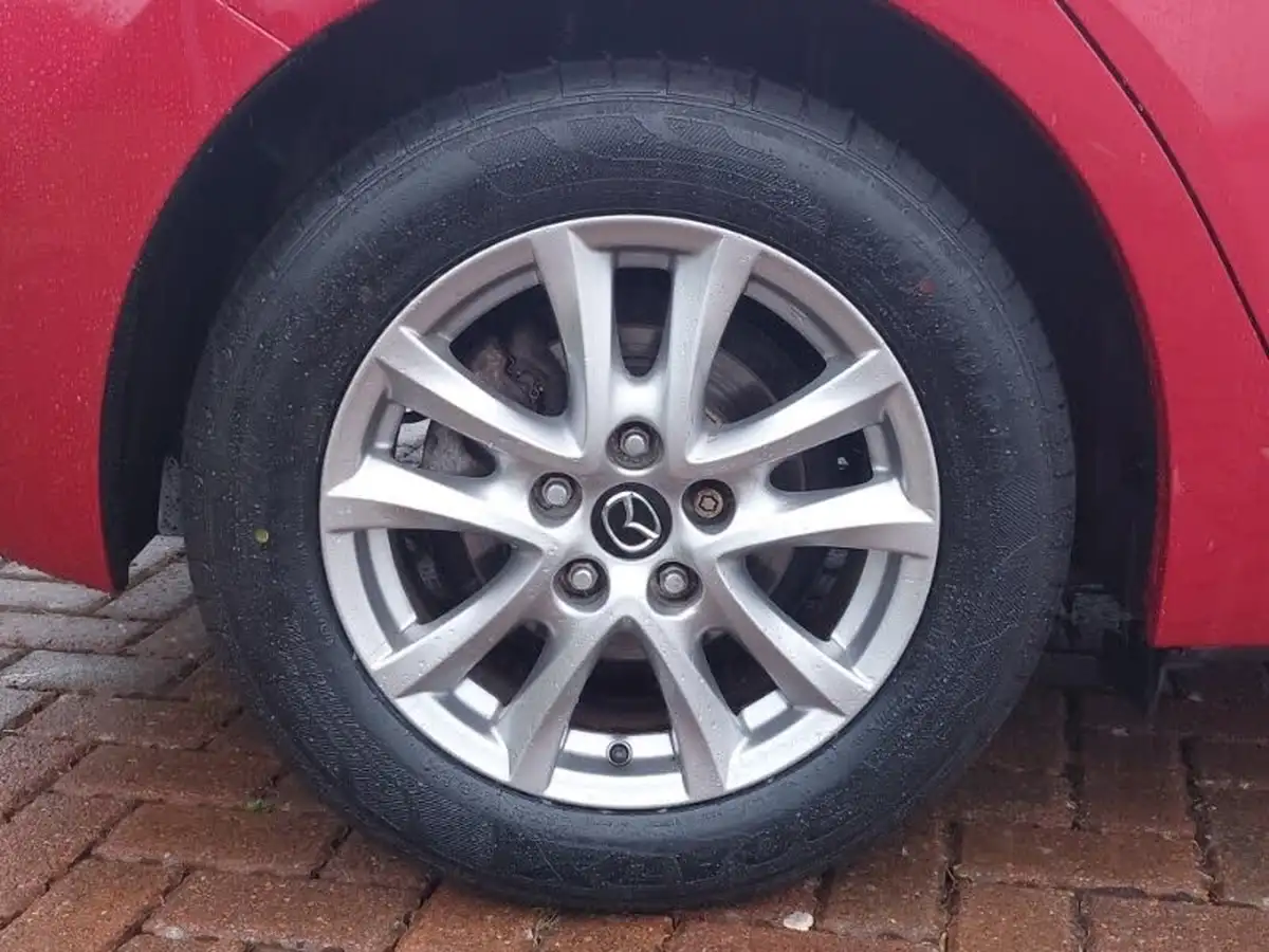 2015-mazda-mazda3-20-se-l-nav-hatchback-5d-big-11