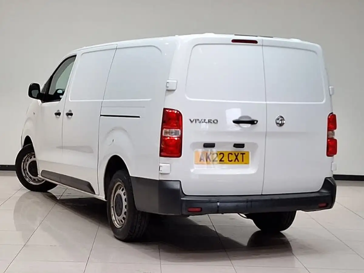 2022-vauxhall-vivaro-20td-3100-l2h1-dynamic-panel-big-1