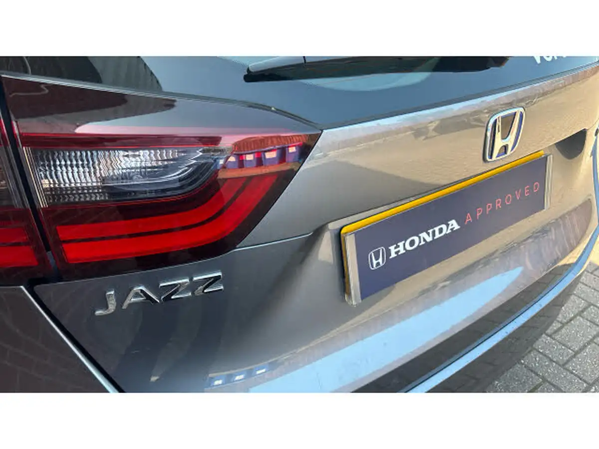 2022-honda-jazz-15-i-mmd-se-109ps-big-14