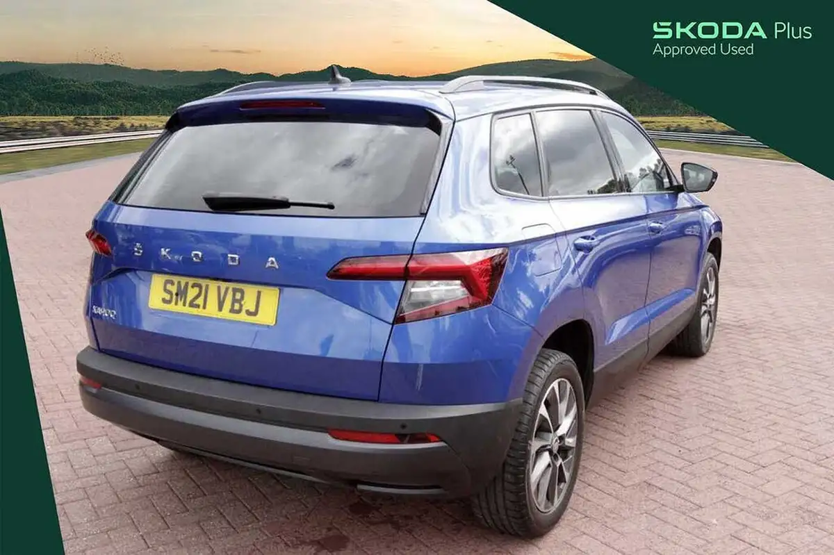 2021-skoda-karoq-15-tsi-se-drive-big-10