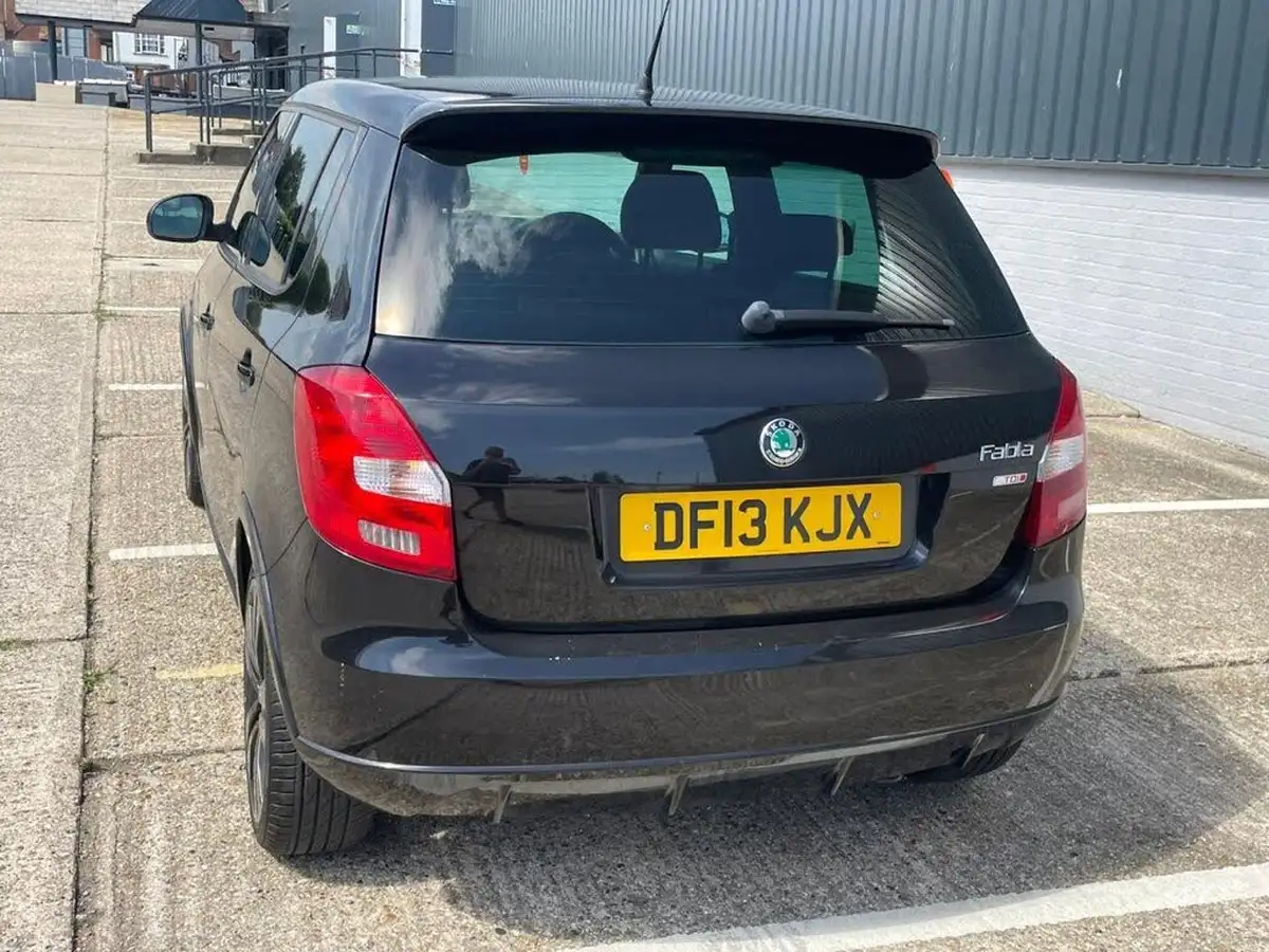 2013-skoda-fabia-16td-monte-carlo-big-19