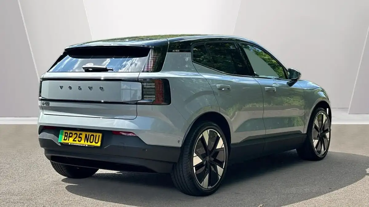 2025-volvo-ex30-e-single-motor-ultra-big-1