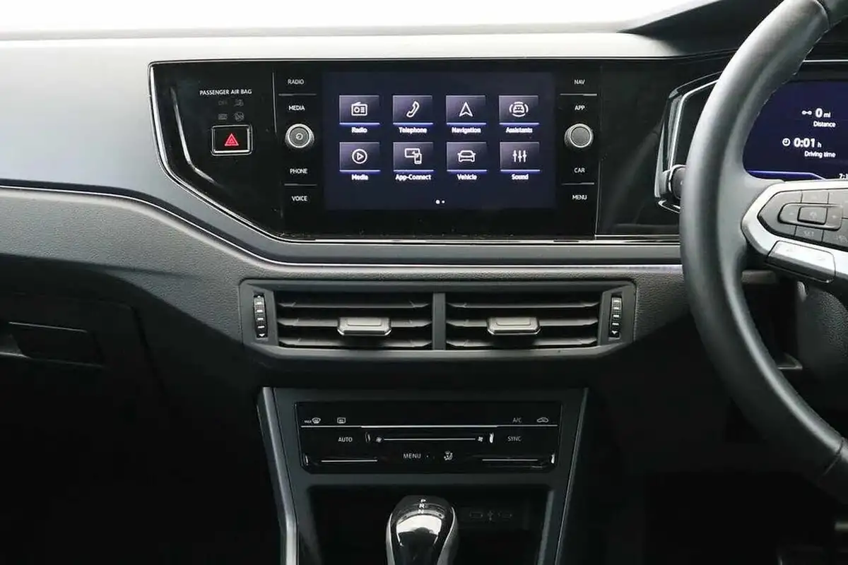 2024-volkswagen-polo-10-tsi-r-line-115ps-dsg-big-11