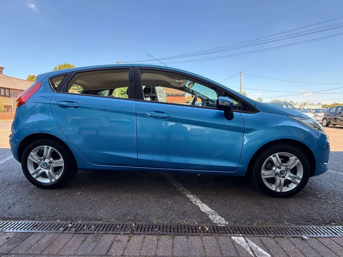 2009-ford-fiesta-125-style-82ps-5d-big-6
