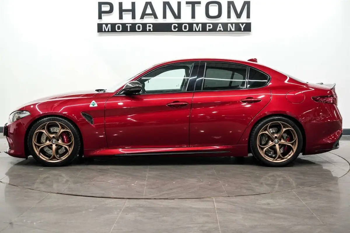 2018-alfa-romeo-giulia-29-biturbo-quadrifoglio-big-2