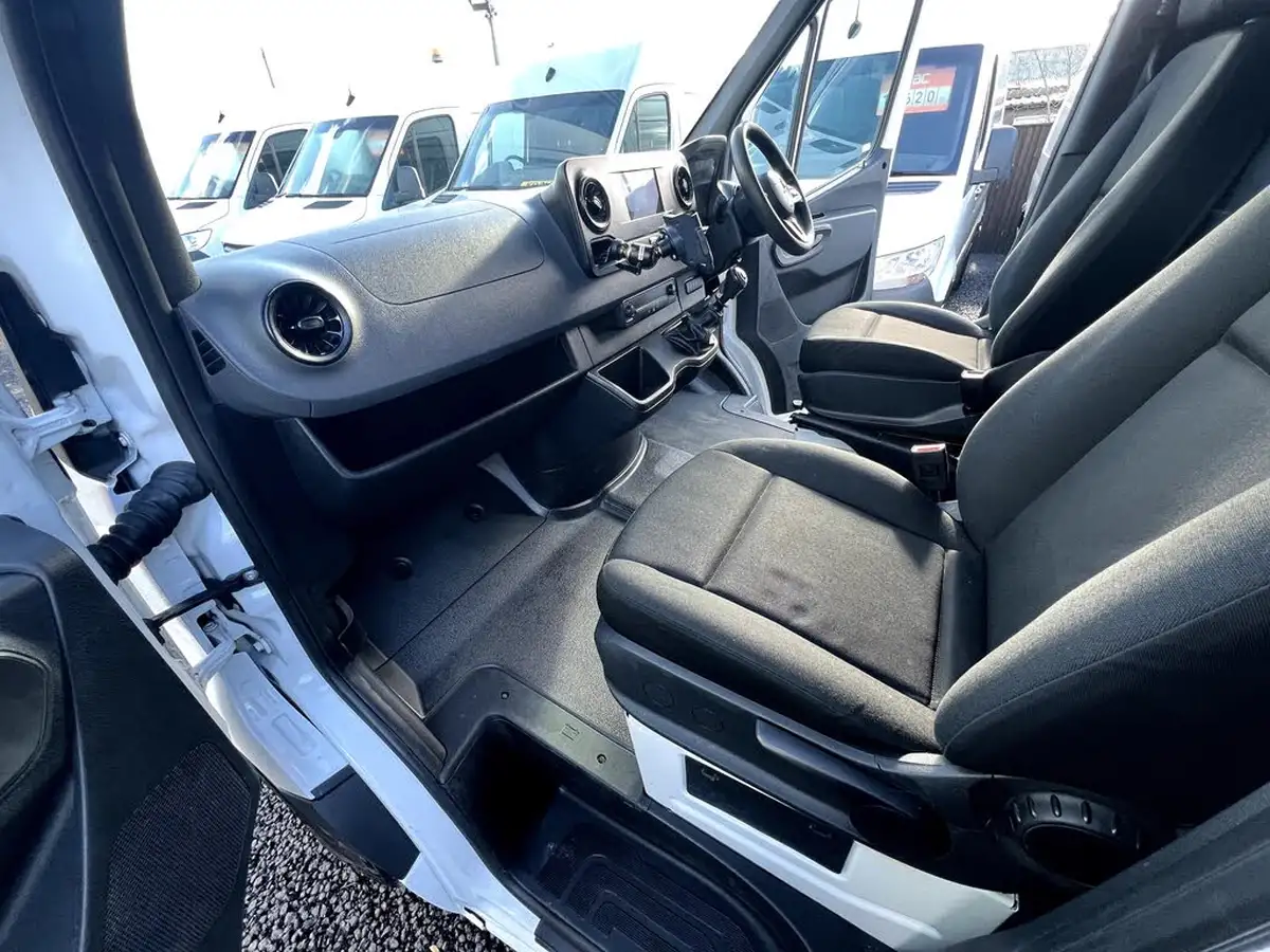 2018-mercedes-benz-sprinter-21cdi-311-l2h1-panel-van-rwd-eco-gear-360-big-16