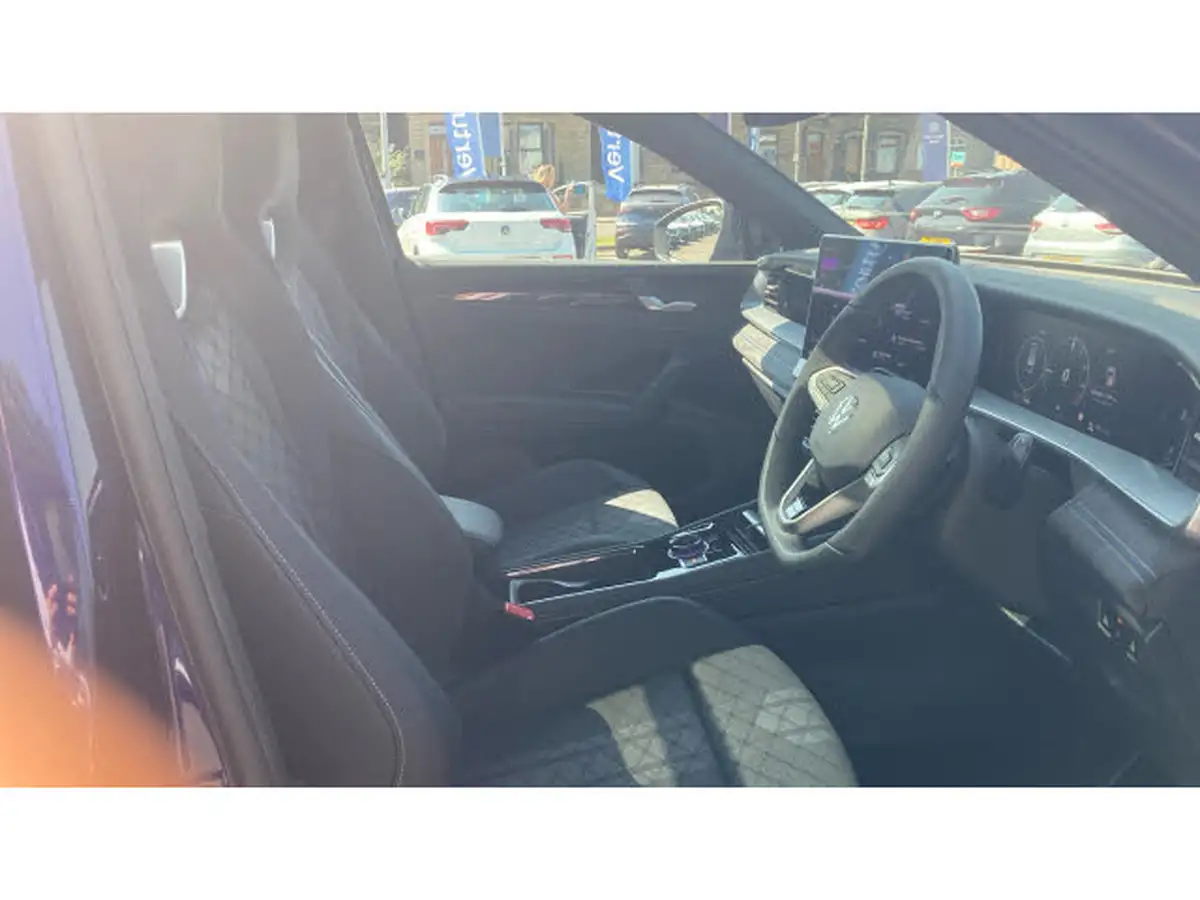 2025-volkswagen-tayron-15-tsi-r-line-272ps-big-14