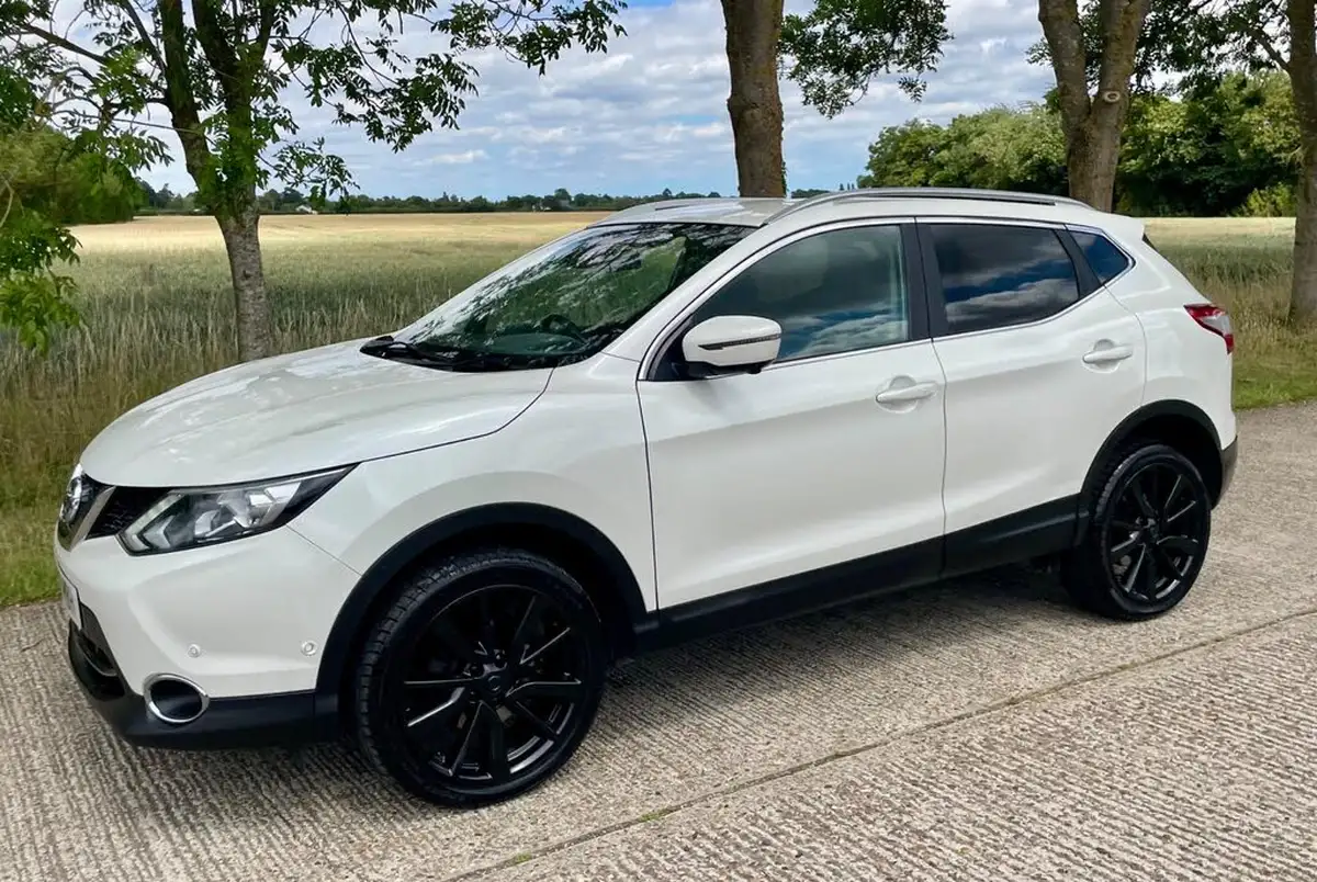 2017-nissan-qashqai-15dci-tekna-big-13