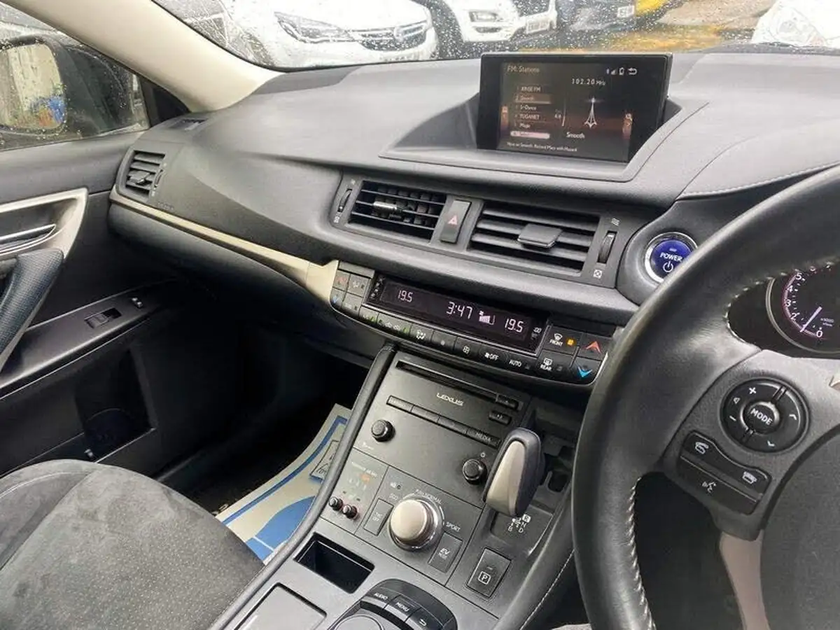 2014-lexus-ct-200h-18-advance-big-43
